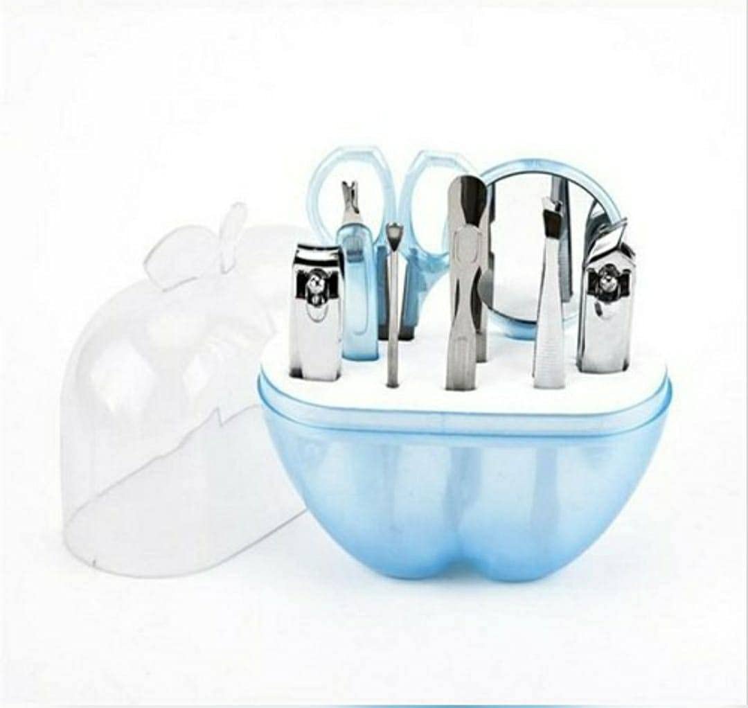Apple Shaped Manicure Set - Image 2